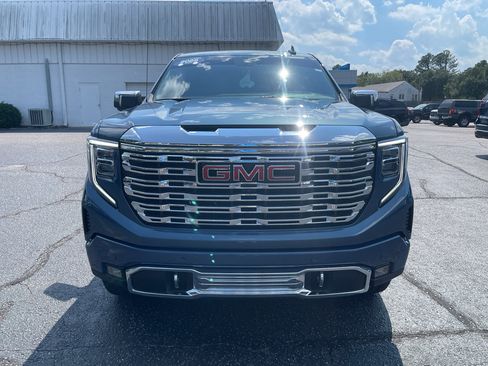 Certified 2025 GMC Sierra 1500 Denali w/ Technology Package AWD/4WD image 3