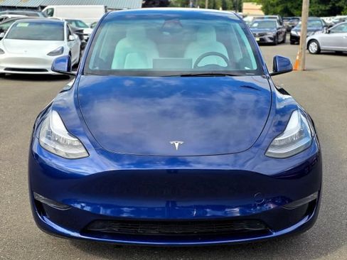 Used 2023 Tesla Model Y Long Range AWD/4WD image 2