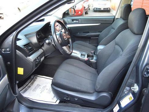 Used 2010 Subaru Outback 2.5i Premium w/ Protection Package 1A image 44