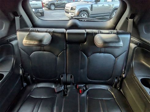 Used 2025 Honda Pilot Black Edition image 15