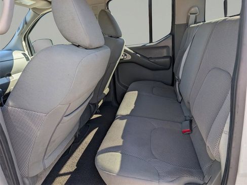 Used 2020 Nissan Frontier SV w/ Midnight Edition Floor Mats image 14