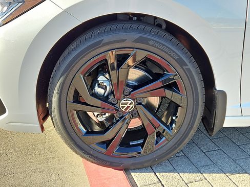 New 2026 Volkswagen Jetta SE image 5