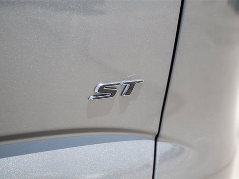 Used 2024 Buick Enclave Essence w/ Sport Touring Edition image 13