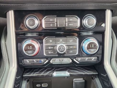 Used 2024 GMC Yukon XL Denali w/ Max Trailering Package RWD image 17
