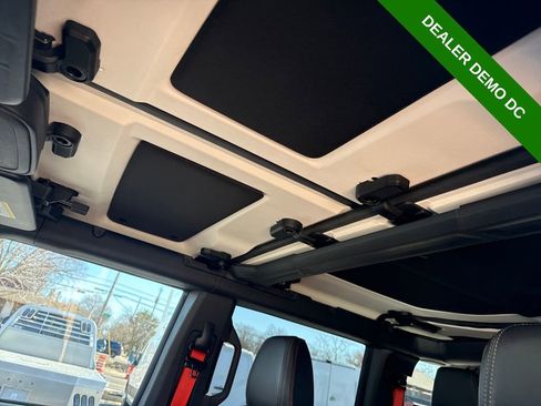 Used 2025 Ford Bronco Raptor AWD/4WD image 25