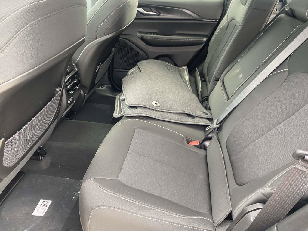 New 2026 Jeep Grand Cherokee Laredo X RWD image 39