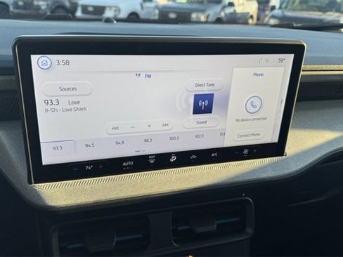 Certified 2025 Ford Maverick XLT image 28