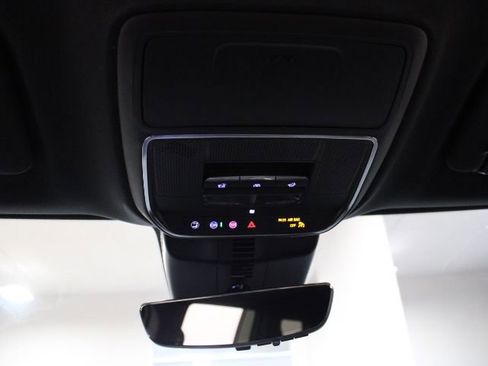 Used 2024 Chevrolet Traverse RS image 41