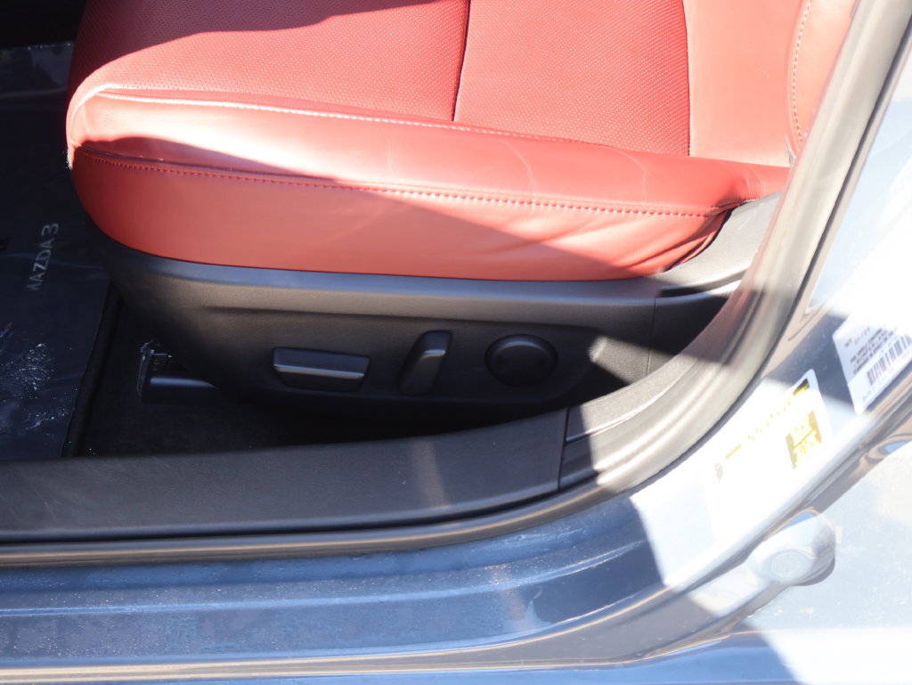 Used 2026 MAZDA MAZDA3 Carbon AWD/4WD image 24