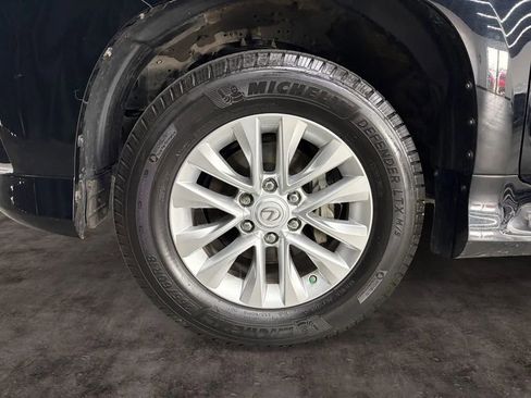 Used 2019 Lexus GX 460 Premium w/ Premium Package AWD/4WD image 9