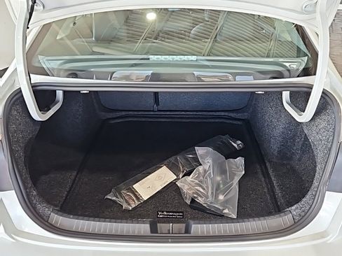 Used 2025 Volkswagen Jetta SE image 19