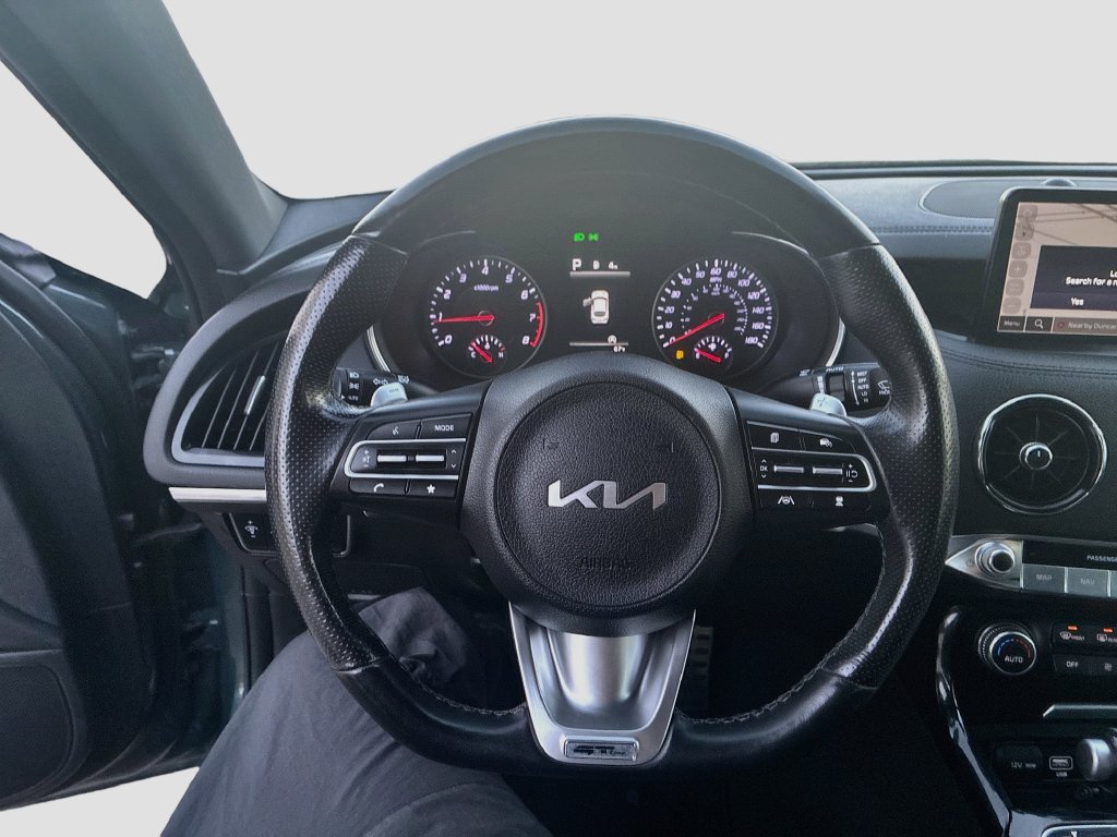 Used 2023 Kia Stinger GT-Line w/ Sun & Sound Package RWD image 11