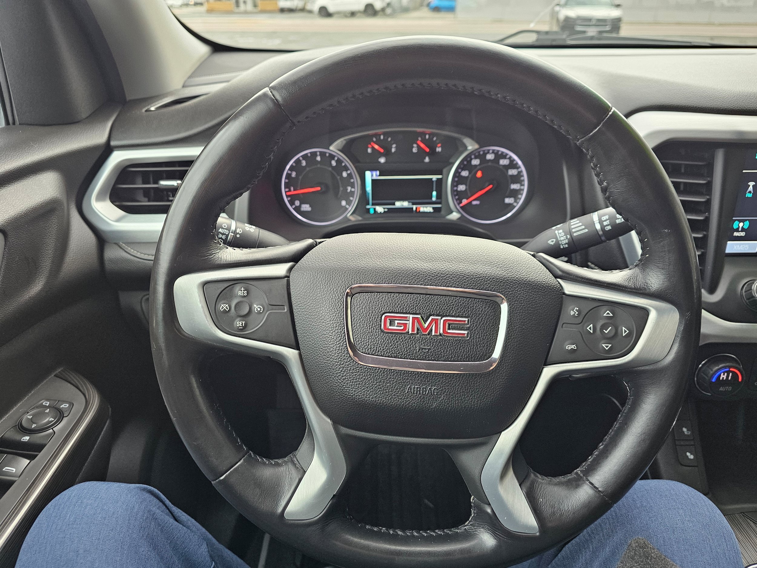Used 2019 GMC Acadia SLT AWD/4WD image 12