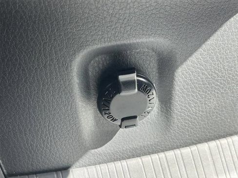 Certified 2023 Toyota Sienna LE image 30