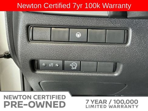 Used 2023 Nissan Rogue SV FWD image 33