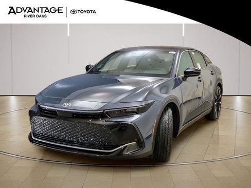 New 2026 Toyota Crown Platinum image 4