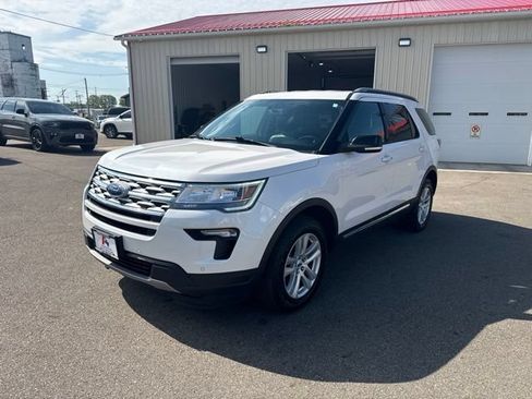 Used 2018 Ford Explorer XLT w/ Equipment Group 202A AWD/4WD image 7