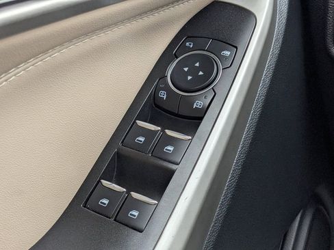 Used 2022 Ford Explorer Limited w/ Equipment Group 301A image 21