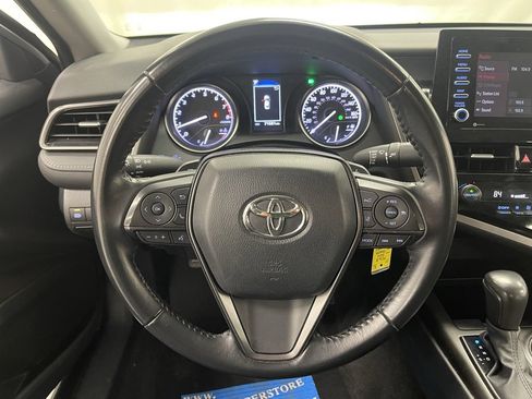 Used 2024 Toyota Camry SE image 21