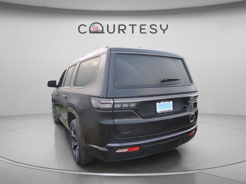 New 2026 Jeep Grand Wagoneer Limited w/ Premium Group II AWD/4WD image 2
