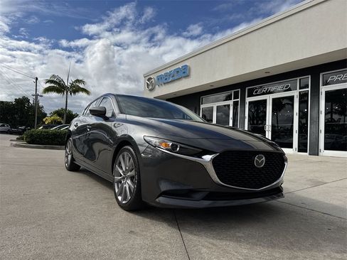 Used 2021 MAZDA MAZDA3 s image 31