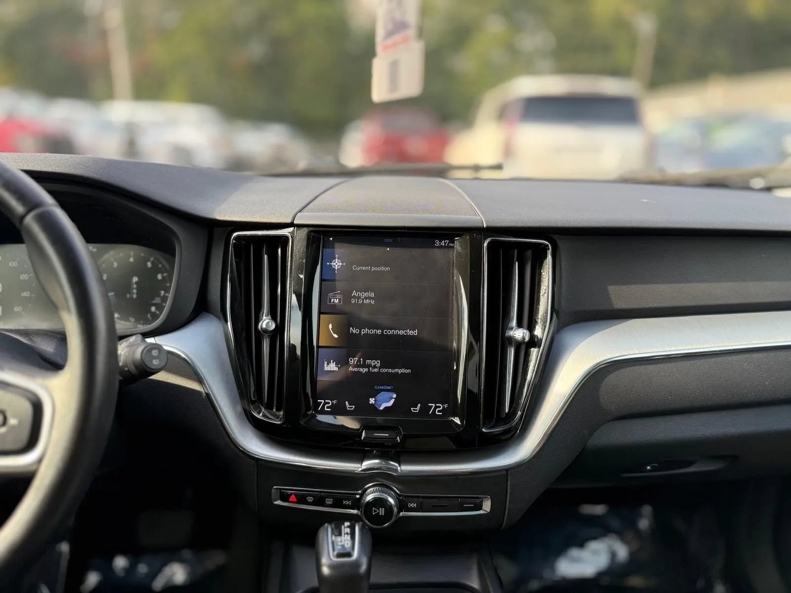 Used 2020 Volvo XC60 T6 Momentum AWD/4WD image 17
