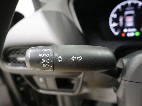 Used 2025 Honda HR-V LX image 36