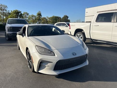 Used 2025 Toyota GR86 Premium w/ ALL Weather Mat Package (TMS) image 1