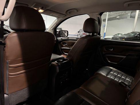 Used 2017 Nissan Titan Platinum Reserve image 33
