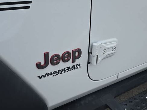 Used 2019 Jeep Wrangler Unlimited Rubicon AWD/4WD image 13