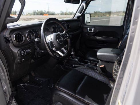 Used 2022 Jeep Gladiator Overland AWD/4WD image 13