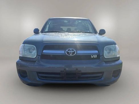 Used 2005 Toyota Sequoia SR5 RWD image 2