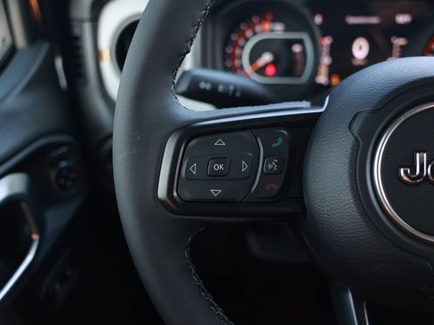 New 2026 Jeep Gladiator Sport AWD/4WD image 18