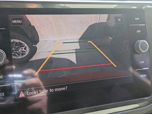 Used 2018 Volkswagen Tiguan SEL image 16