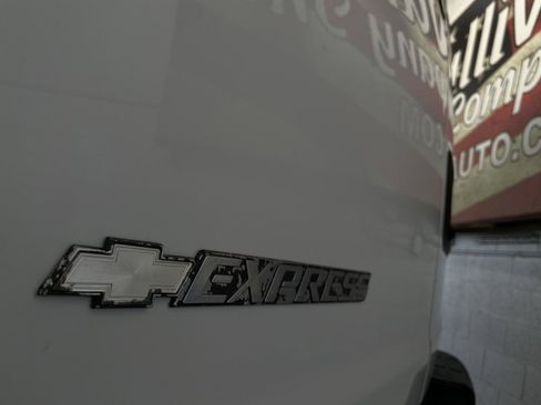 Used 2017 Chevrolet Express 2500 LS image 12