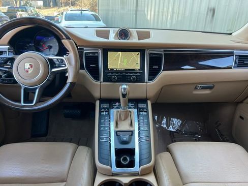 Used 2016 Porsche Macan S image 17