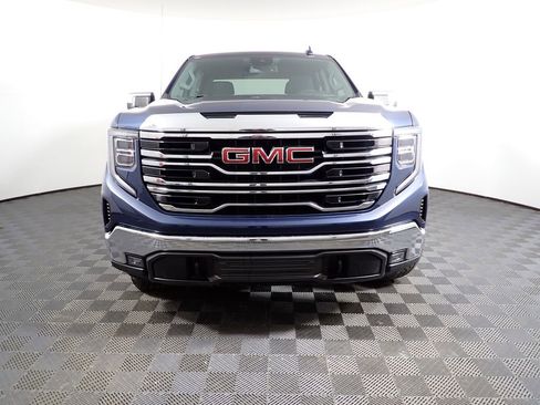 Used 2023 GMC Sierra 1500 SLT w/ SLT Premium Package image 5
