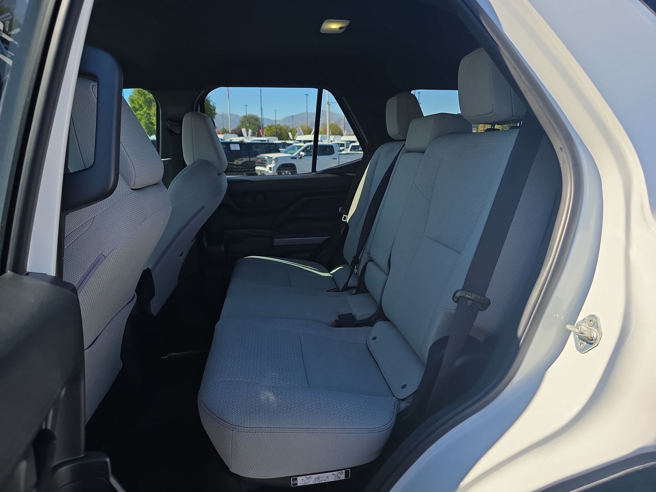 Used 2025 Toyota 4Runner SR5 AWD/4WD image 29