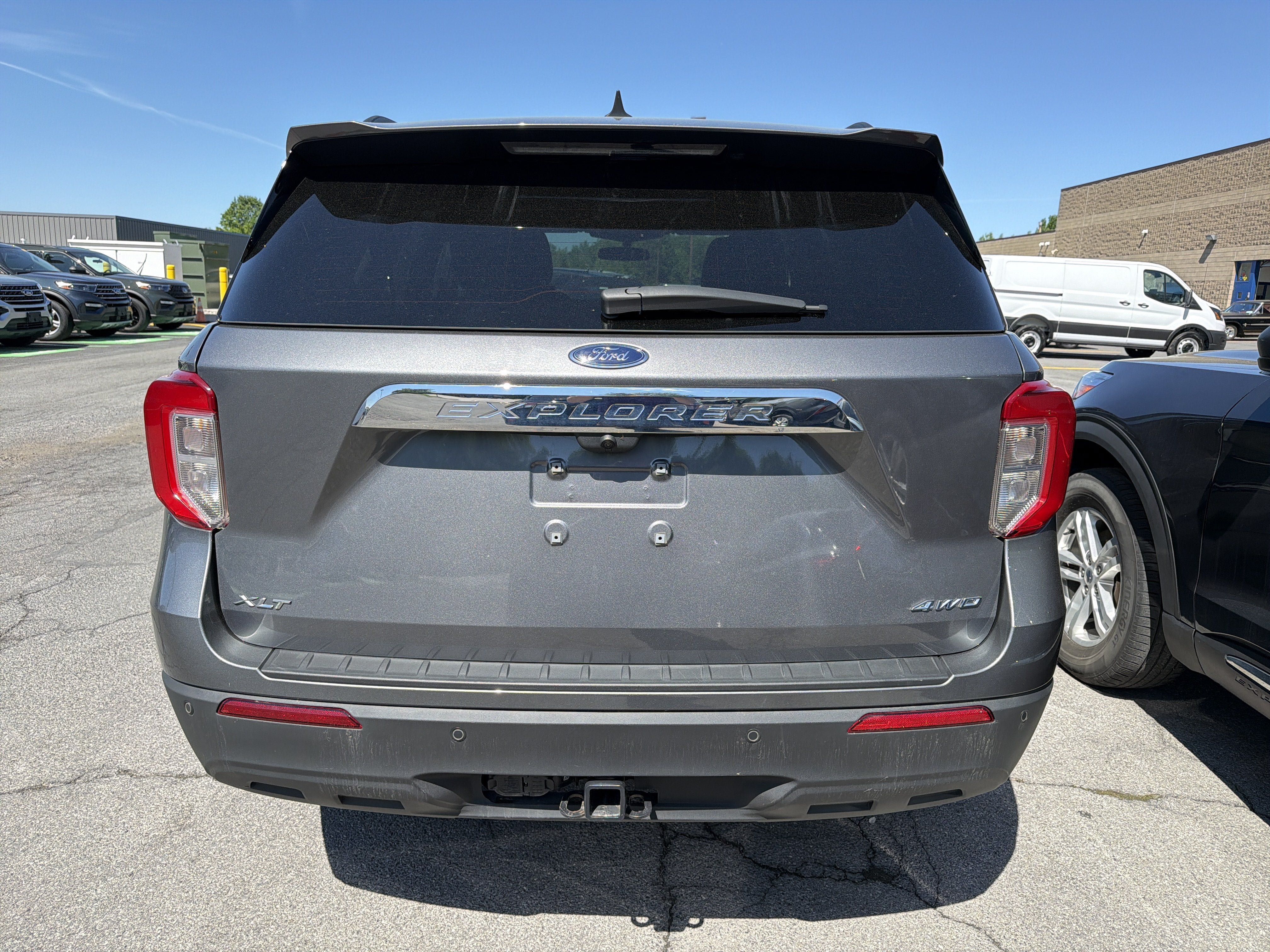 Used 2023 Ford Explorer XLT w/ Class IV Trailer Tow Package AWD/4WD image 6