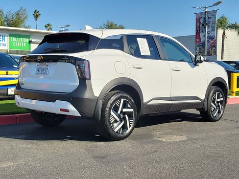 Used 2025 Nissan Kicks SV image 32