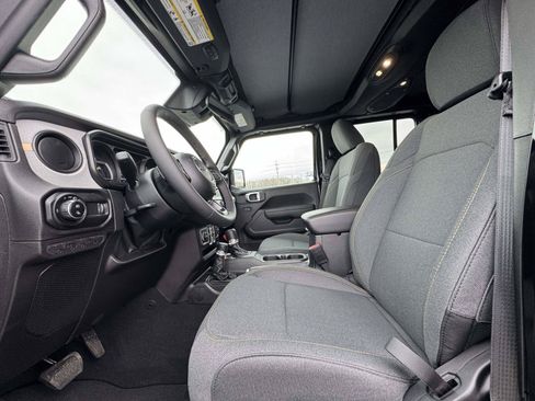 New 2026 Jeep Gladiator Sport AWD/4WD image 22
