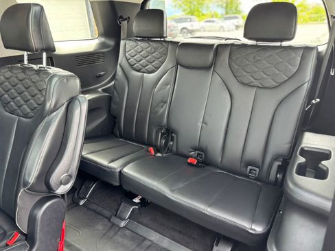 Used 2022 Hyundai Palisade Limited w/ Winter Package image 22