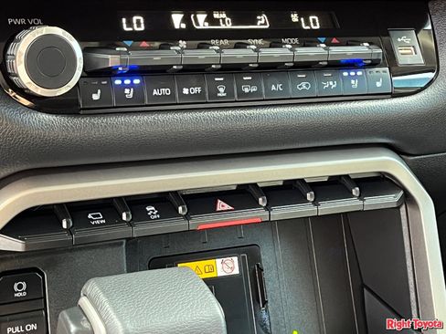 Certified 2024 Toyota Sequoia Limited AWD/4WD image 30