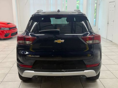 Used 2021 Chevrolet TrailBlazer LT w/ Convenience Package FWD image 8