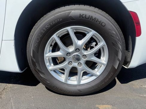 Used 2023 Chrysler Voyager LX FWD image 36