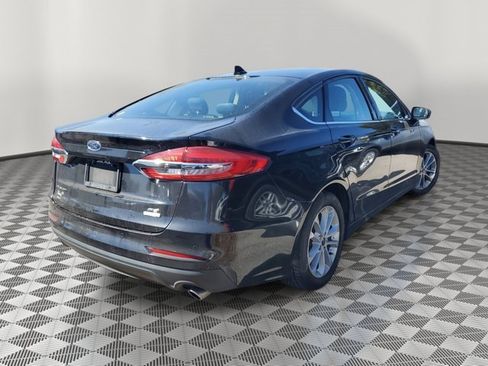 Used 2020 Ford Fusion SE image 4