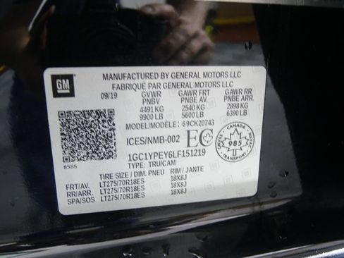 Used 2020 Chevrolet Silverado 2500 LTZ w/ LTZ Plus Package image 13