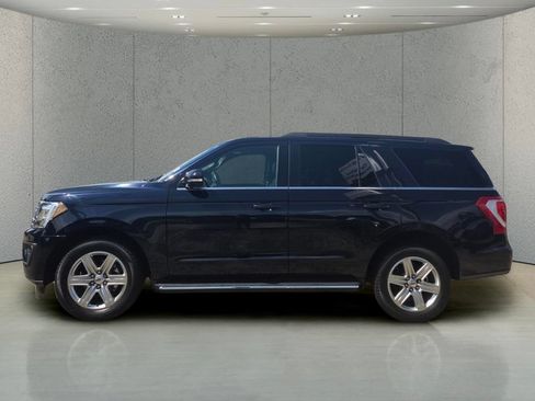 Used 2021 Ford Expedition XLT RWD image 2