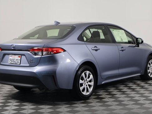 Used 2025 Toyota Corolla LE image 4