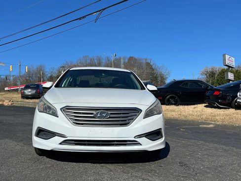 Used 2017 Hyundai Sonata SE image 1